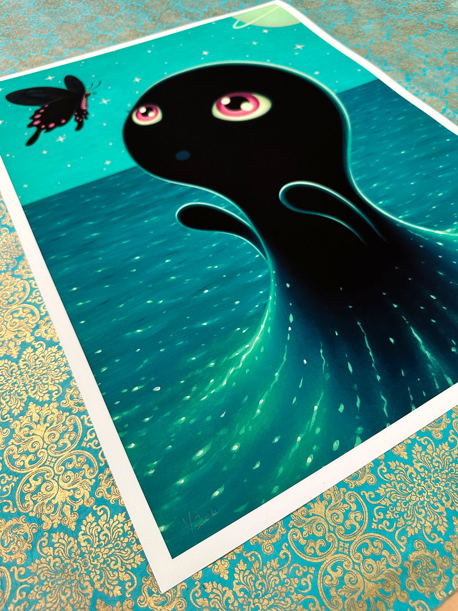 Illustration of an Umibozu with large eyes and a butterfly on a starry night sky background.