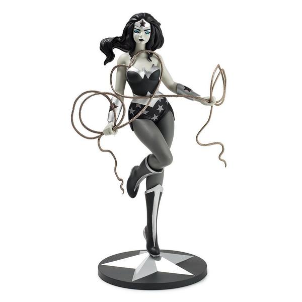 Wonder Woman Art Figure (B&W)
